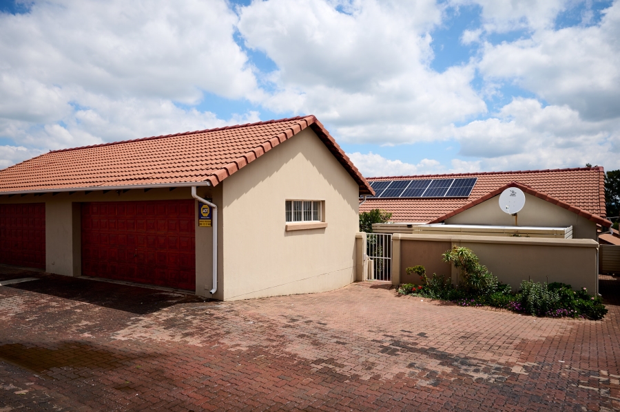 3 Bedroom Property for Sale in Halfway Gardens Gauteng