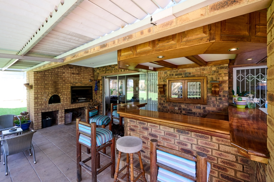 4 Bedroom Property for Sale in Vorna Valley Gauteng