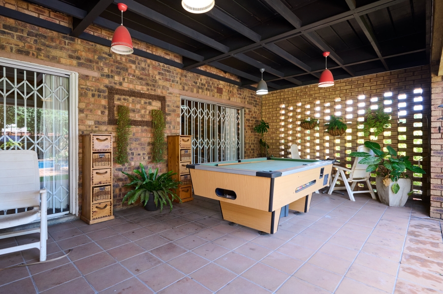 4 Bedroom Property for Sale in Vorna Valley Gauteng