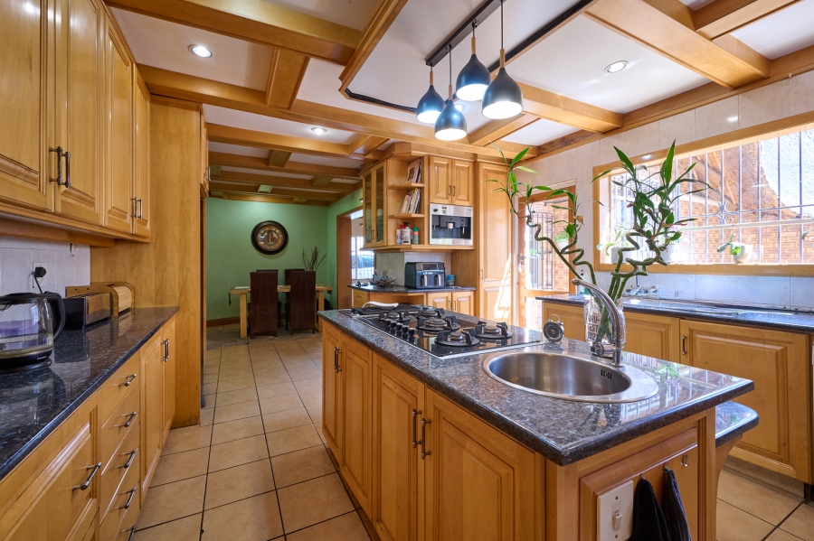 4 Bedroom Property for Sale in Vorna Valley Gauteng