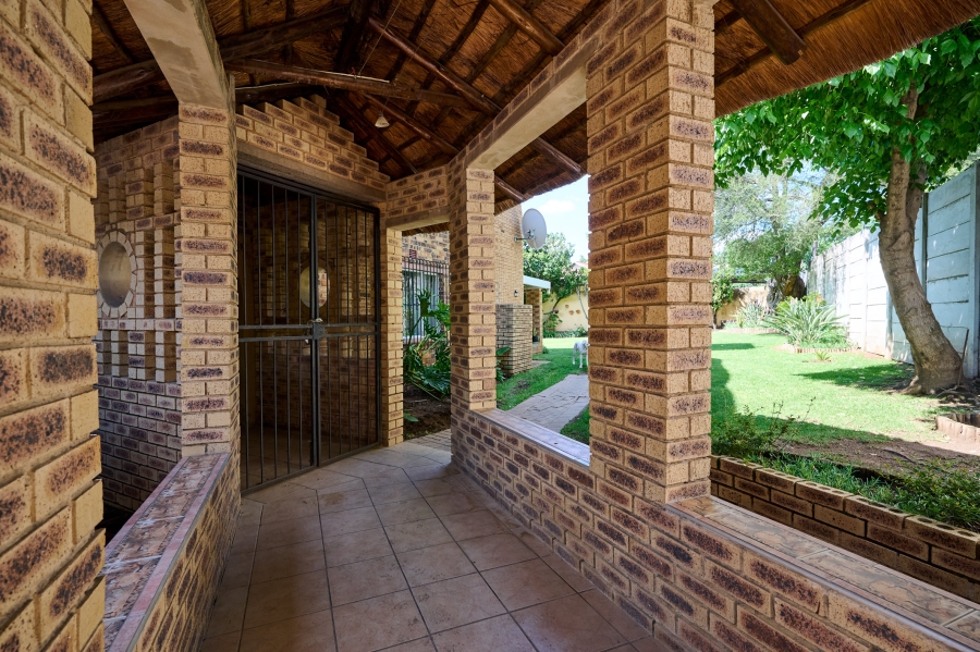 4 Bedroom Property for Sale in Vorna Valley Gauteng