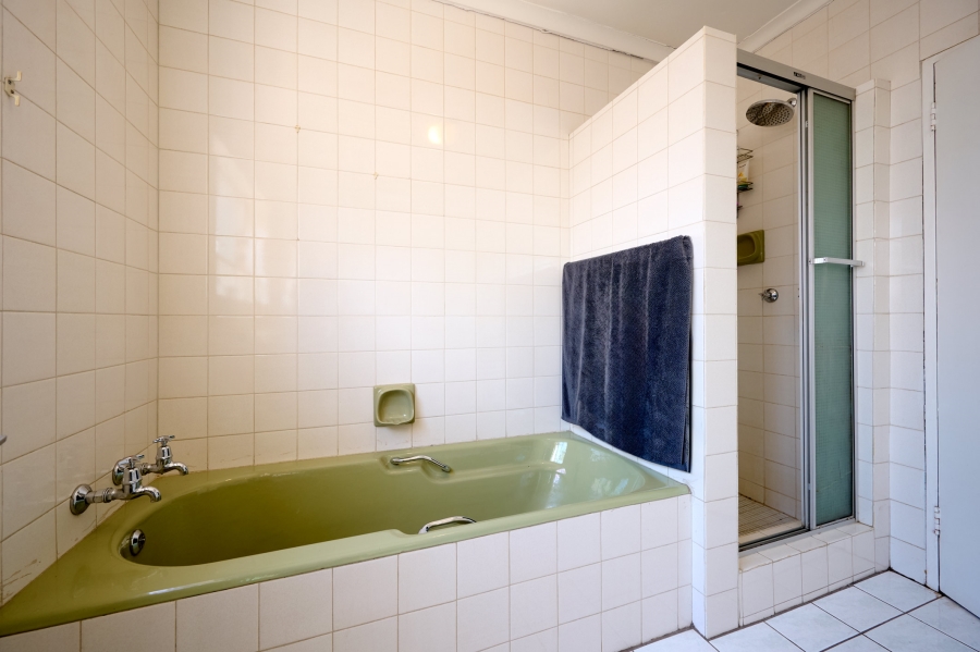 4 Bedroom Property for Sale in Vorna Valley Gauteng