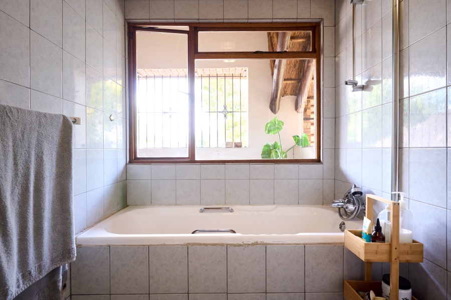 4 Bedroom Property for Sale in Vorna Valley Gauteng