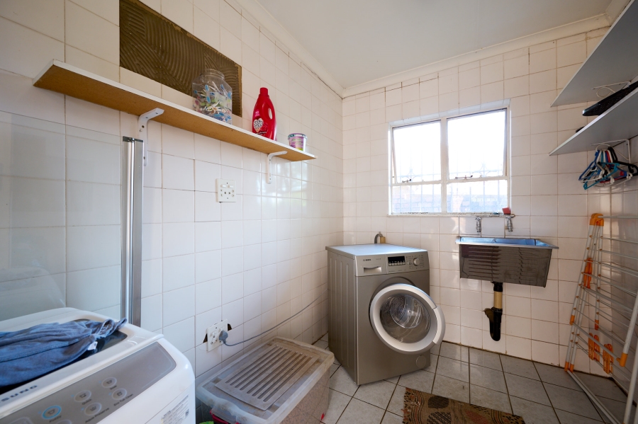 4 Bedroom Property for Sale in Vorna Valley Gauteng