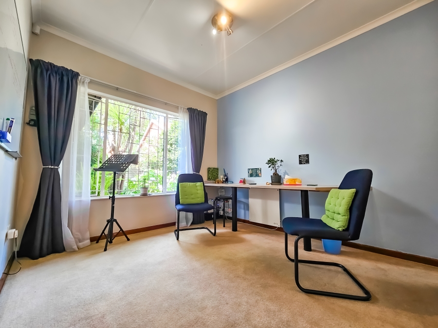 To Let 2 Bedroom Property for Rent in Garsfontein Gauteng