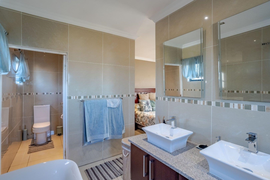 4 Bedroom Property for Sale in Country View Estate Gauteng