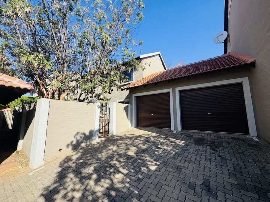 2 Bedroom Property for Sale in Country View Estate Gauteng