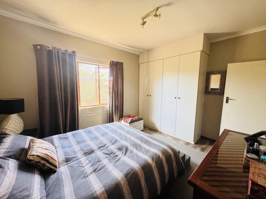 2 Bedroom Property for Sale in Country View Estate Gauteng