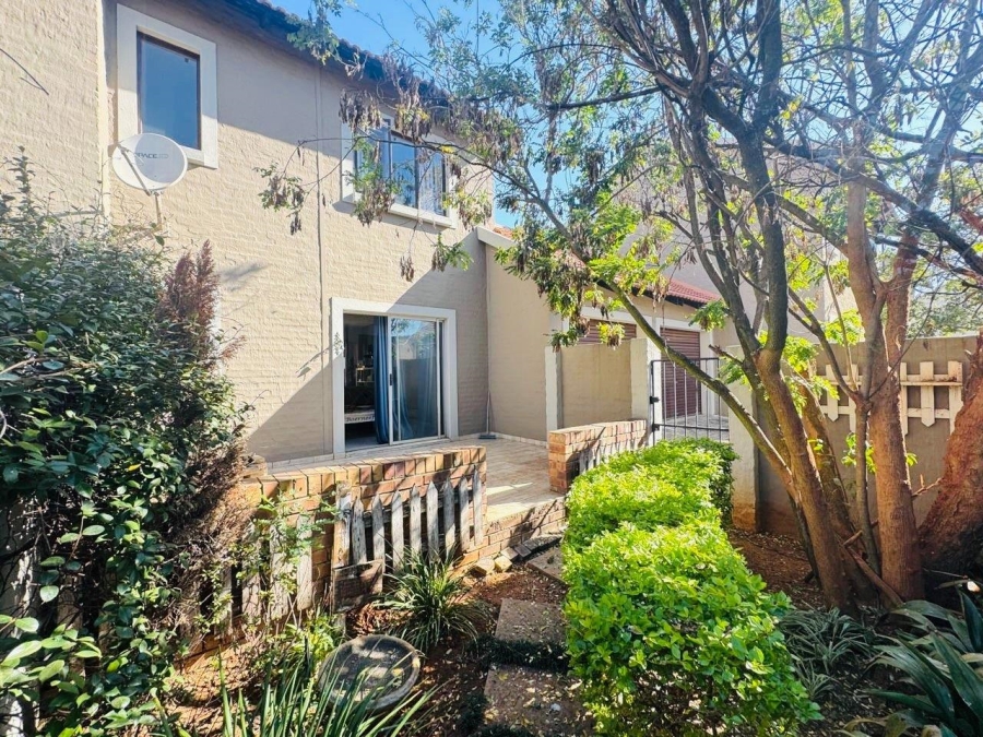 2 Bedroom Property for Sale in Country View Estate Gauteng