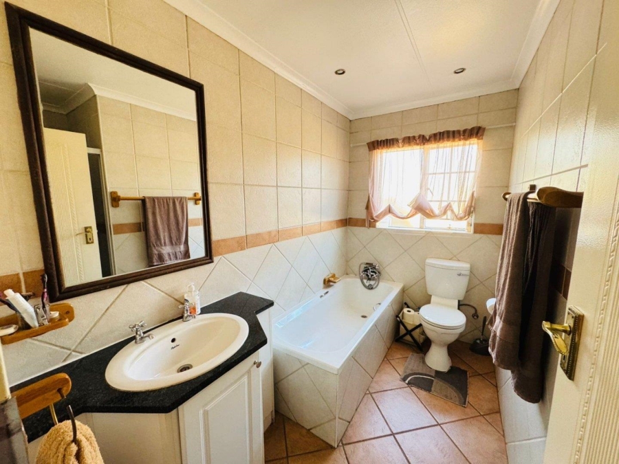 2 Bedroom Property for Sale in Equestria Gauteng