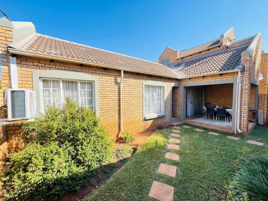 2 Bedroom Property for Sale in Equestria Gauteng