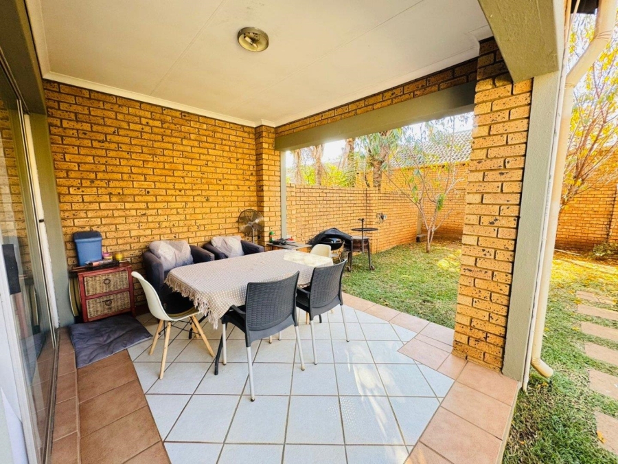 2 Bedroom Property for Sale in Equestria Gauteng