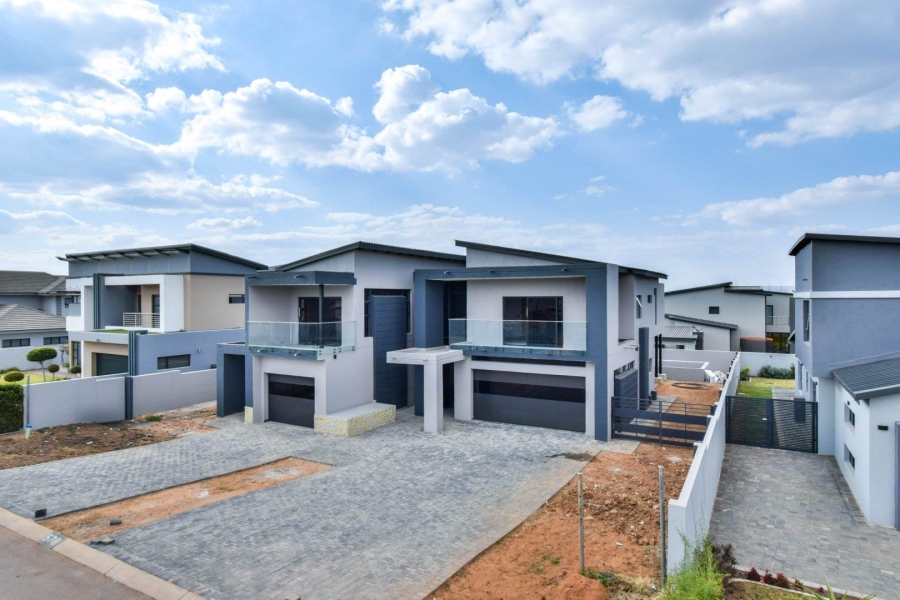 5 Bedroom Property for Sale in Six Fountains Estate Gauteng