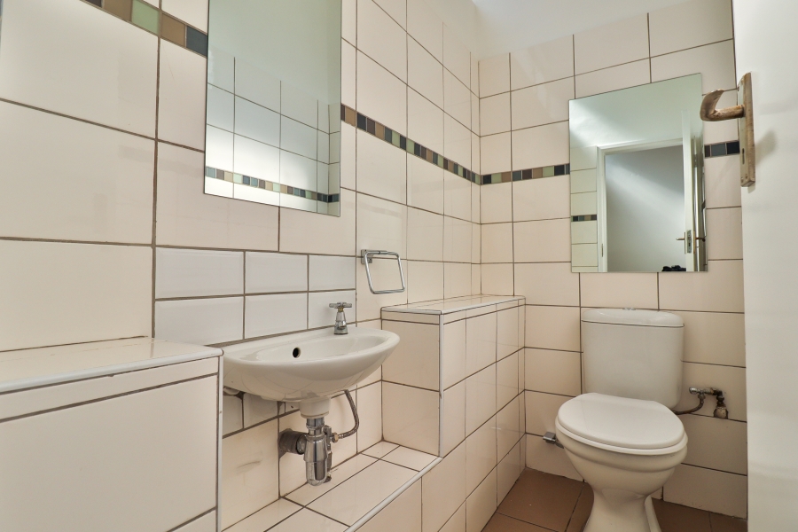 2 Bedroom Property for Sale in Queenswood Gauteng