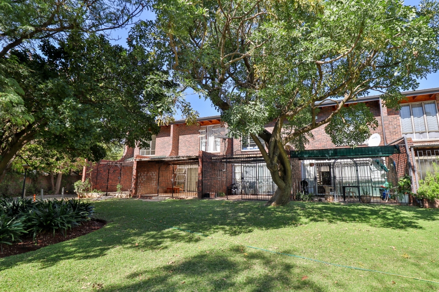 2 Bedroom Property for Sale in Queenswood Gauteng