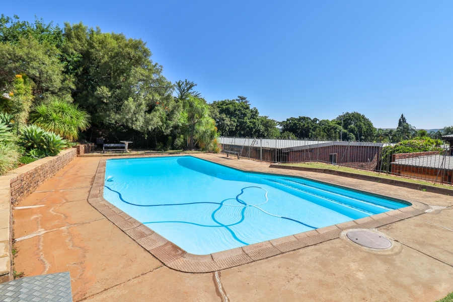 2 Bedroom Property for Sale in Queenswood Gauteng