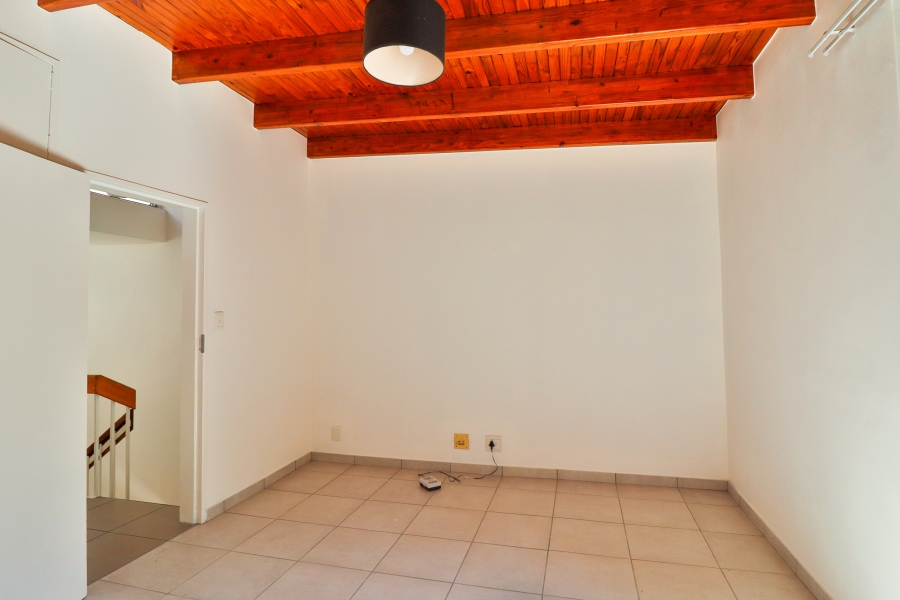2 Bedroom Property for Sale in Queenswood Gauteng
