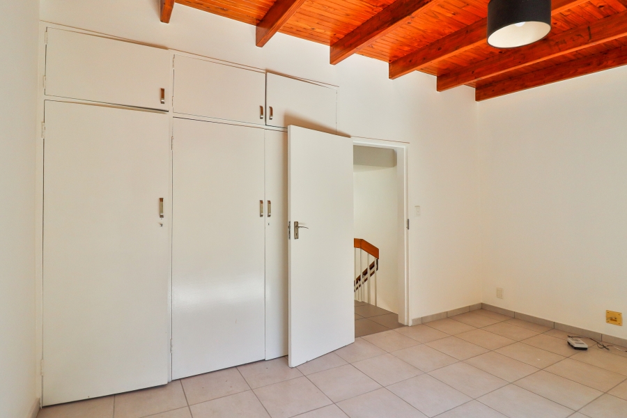 2 Bedroom Property for Sale in Queenswood Gauteng