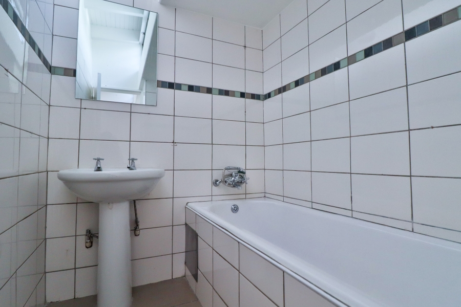 2 Bedroom Property for Sale in Queenswood Gauteng