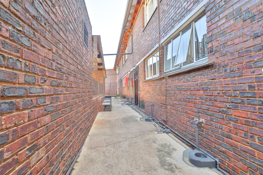 2 Bedroom Property for Sale in Queenswood Gauteng
