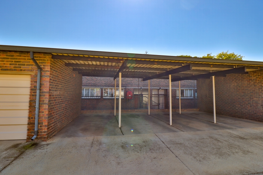 2 Bedroom Property for Sale in Queenswood Gauteng