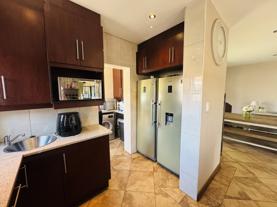 3 Bedroom Property for Sale in Mooikloof Gauteng