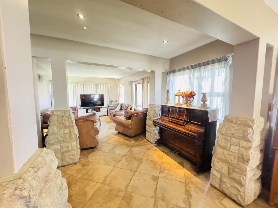 3 Bedroom Property for Sale in Mooikloof Gauteng