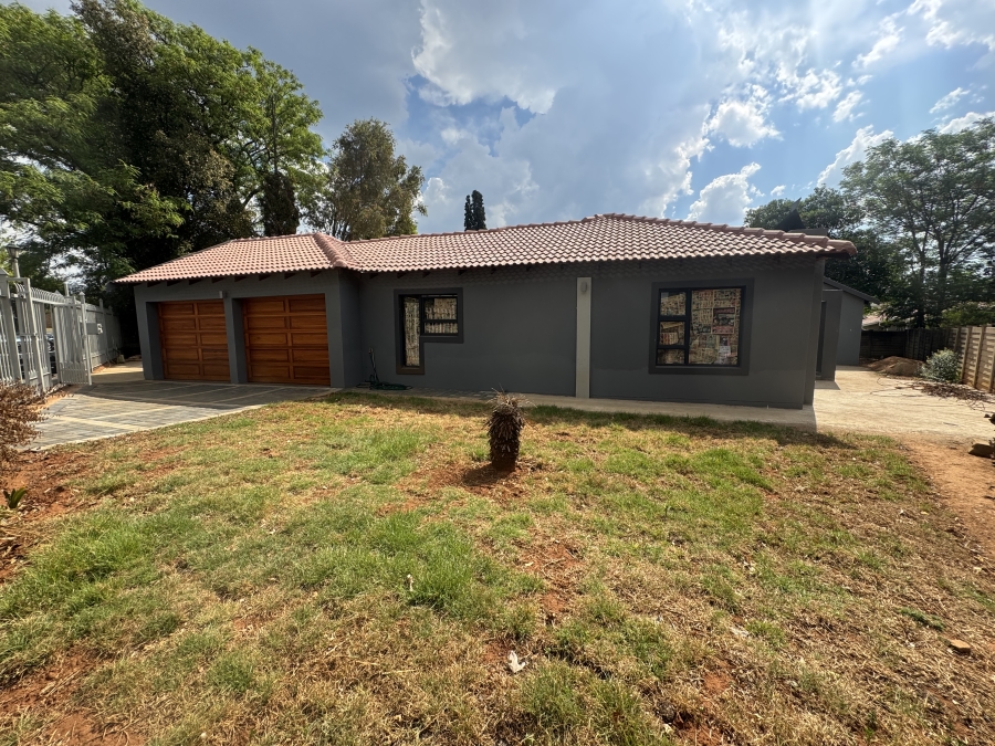 6 Bedroom Property for Sale in Meyerspark Gauteng