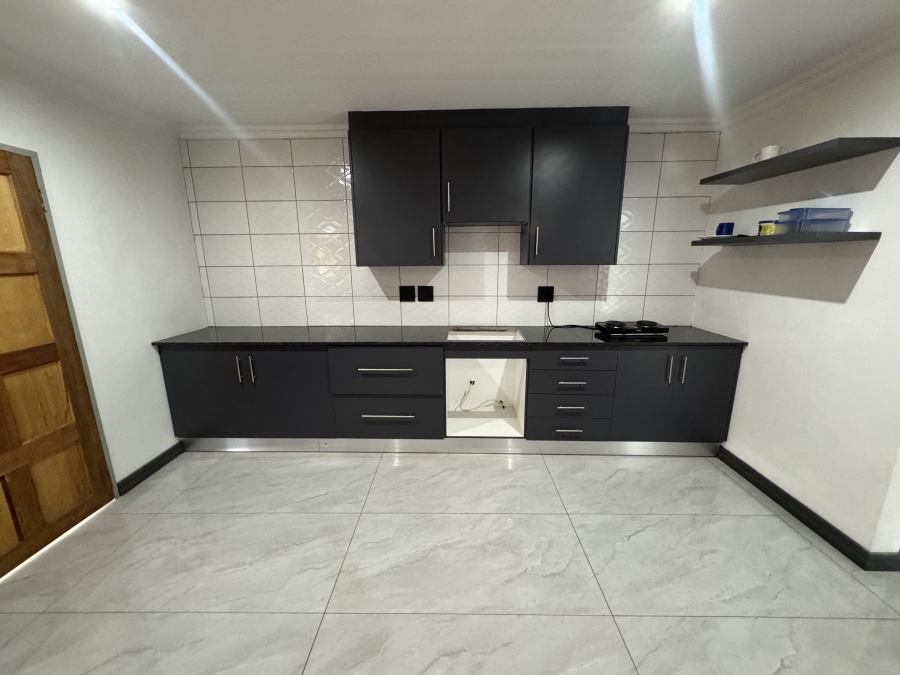 6 Bedroom Property for Sale in Meyerspark Gauteng