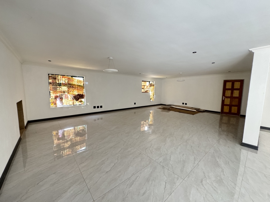 6 Bedroom Property for Sale in Meyerspark Gauteng