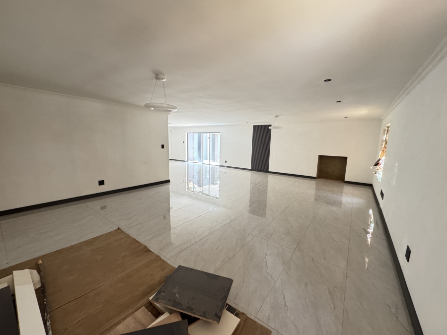 6 Bedroom Property for Sale in Meyerspark Gauteng