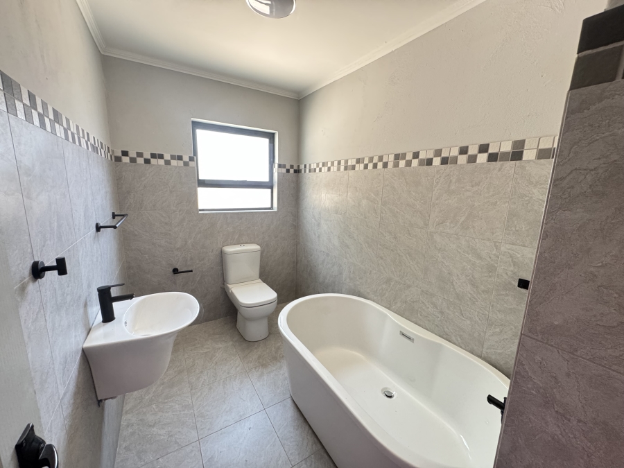 6 Bedroom Property for Sale in Meyerspark Gauteng