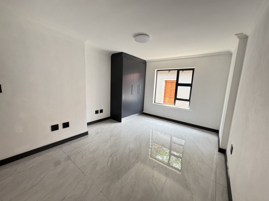 6 Bedroom Property for Sale in Meyerspark Gauteng