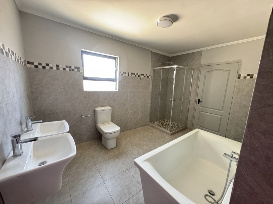 6 Bedroom Property for Sale in Meyerspark Gauteng