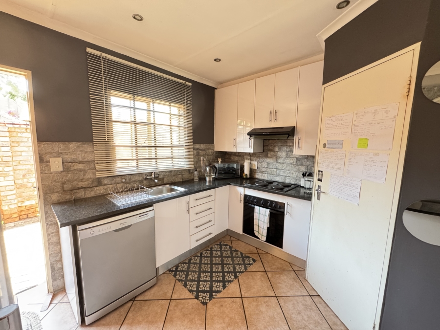 2 Bedroom Property for Sale in Elardus Park Gauteng