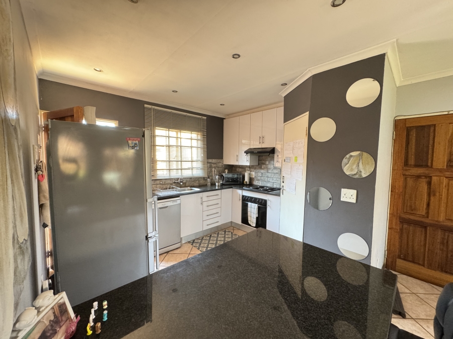 2 Bedroom Property for Sale in Elardus Park Gauteng