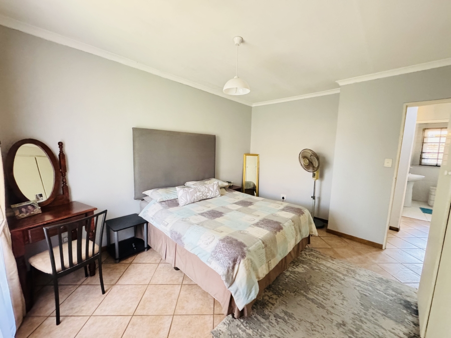 2 Bedroom Property for Sale in Elardus Park Gauteng