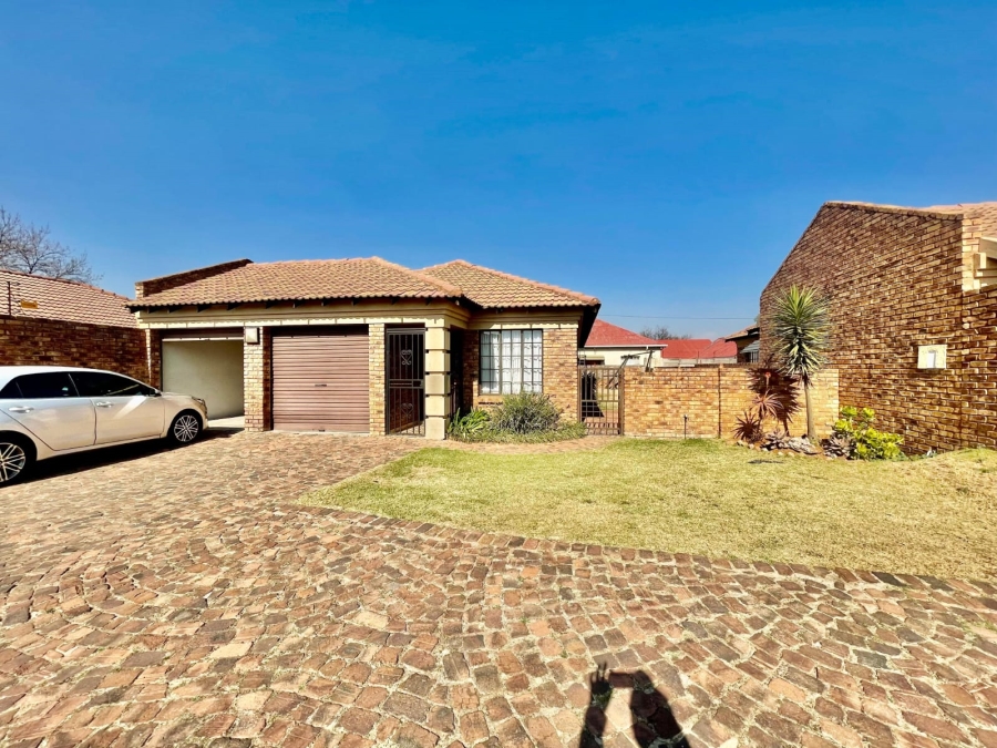 To Let 3 Bedroom Property for Rent in Modder East Gauteng
