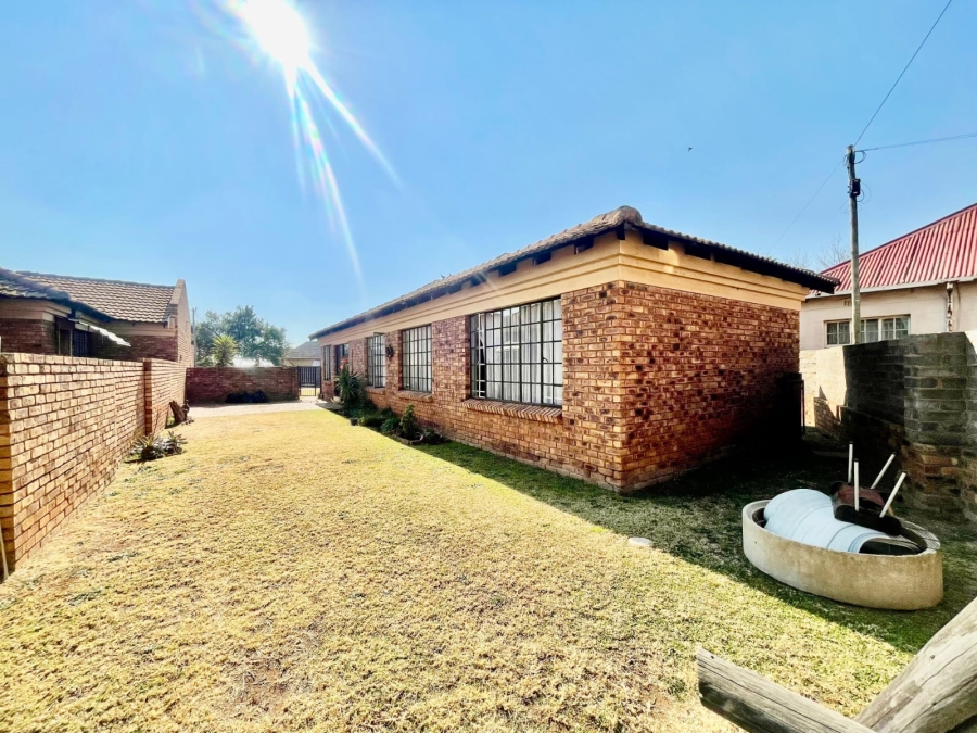 To Let 3 Bedroom Property for Rent in Modder East Gauteng