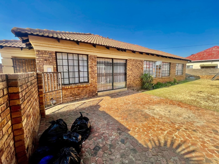 To Let 3 Bedroom Property for Rent in Modder East Gauteng