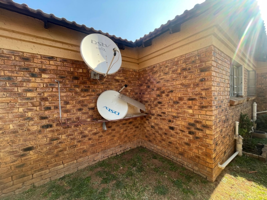To Let 3 Bedroom Property for Rent in Modder East Gauteng