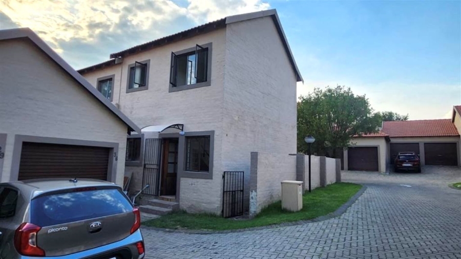 2 Bedroom Property for Sale in Halfway House Gauteng