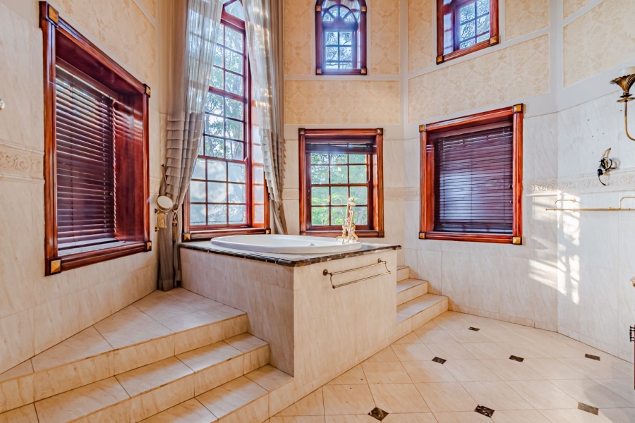 5 Bedroom Property for Sale in Lynnwood Gauteng