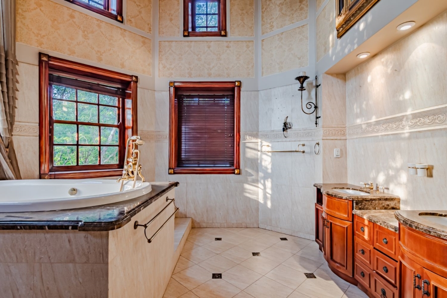 5 Bedroom Property for Sale in Lynnwood Gauteng