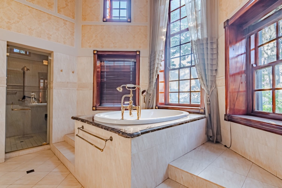 5 Bedroom Property for Sale in Lynnwood Gauteng