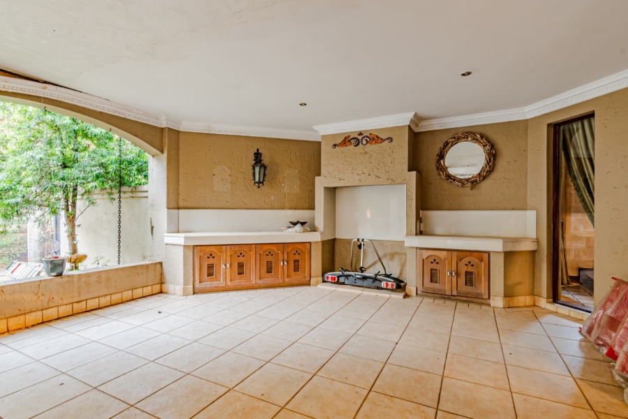 5 Bedroom Property for Sale in Lynnwood Gauteng
