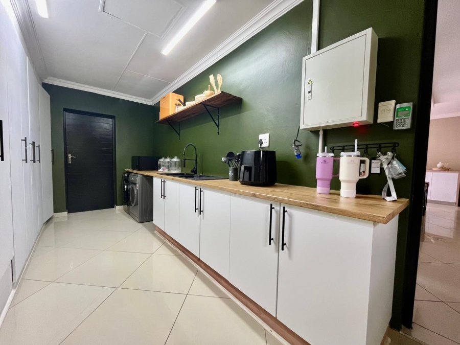 5 Bedroom Property for Sale in Sable Hills Gauteng