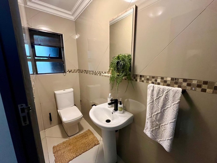 5 Bedroom Property for Sale in Sable Hills Gauteng