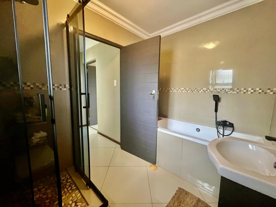 5 Bedroom Property for Sale in Sable Hills Gauteng