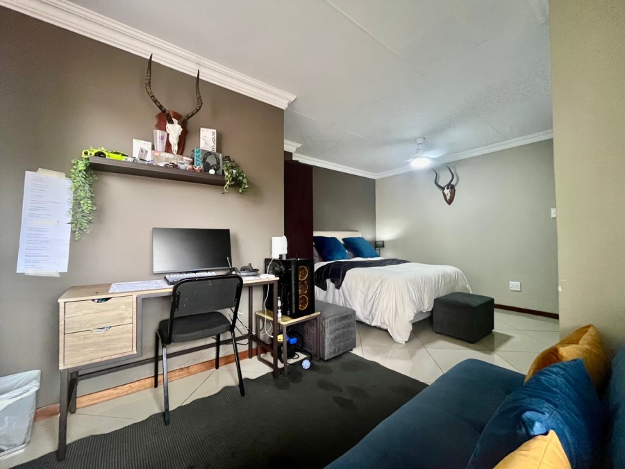 5 Bedroom Property for Sale in Sable Hills Gauteng